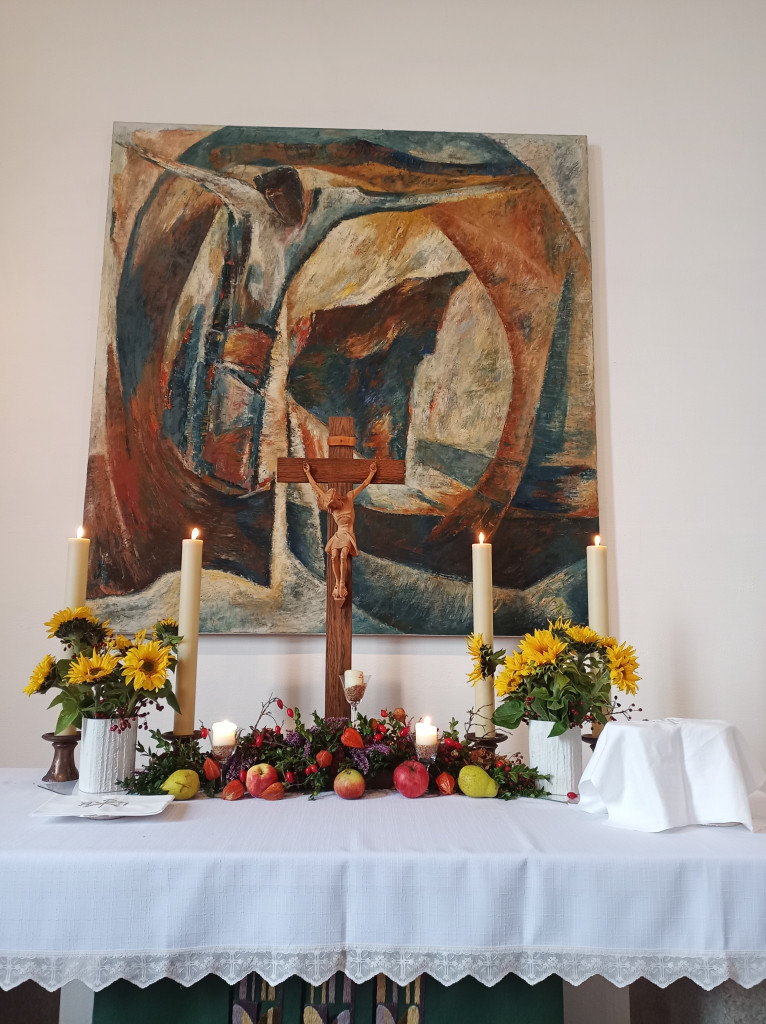 Erntedank 2024 mit Altar und Altarbild in Kemnath