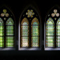 Kirchenfenster von innen im linken Seitenschiff der St. Johannis-Kirche (© Sandra Hirschke)